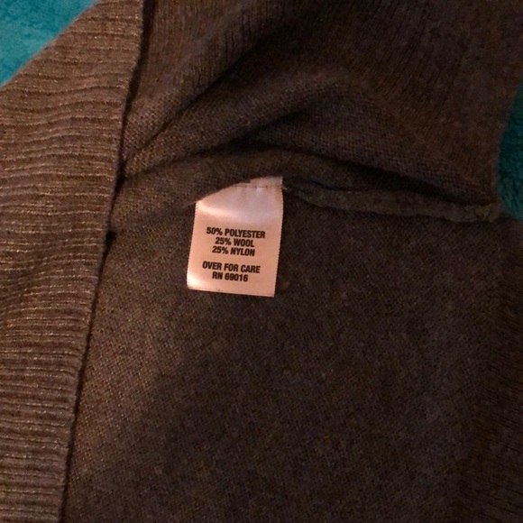 Relativity Lightweight Sweater - Picture 5 of 6